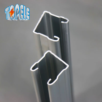 41 * 21mm 41 * 41mm স্টেইনলেস স্টীল Unistrut পা সরল বা স্লটযুক্ত