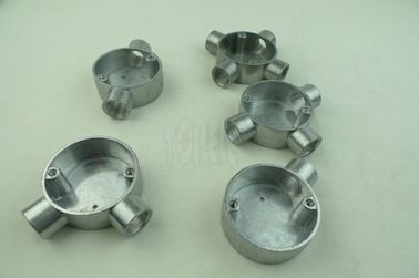 TOPELE BS4568 / BS31 নমনীয় লোহা / অ্যালুমিনিয়াম একমুখী টার্মিনাল বৈদ্যুতিক কন্ডাক্ট সার্কুলার জংশন বক্স / হ্যান্ড ইউটিলিটি